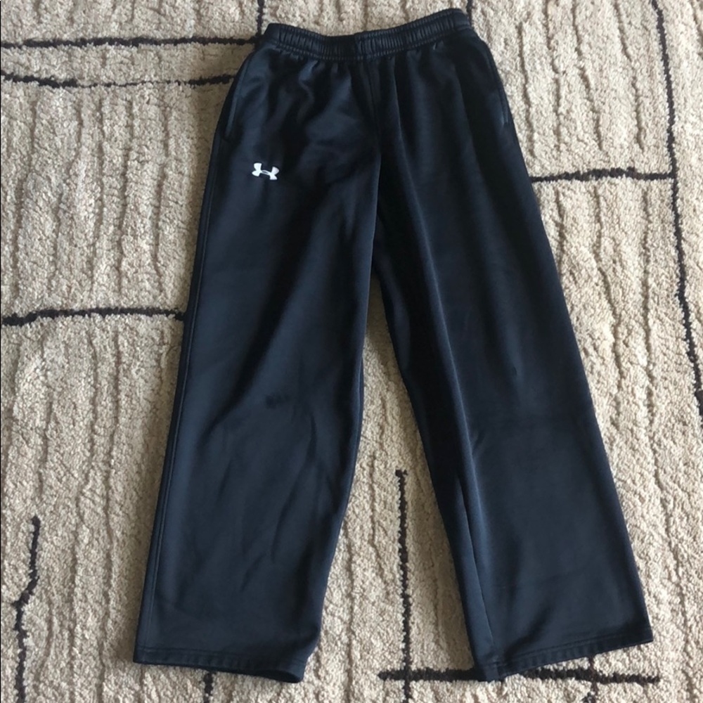 Boys size medium black Under Armour sweatpants